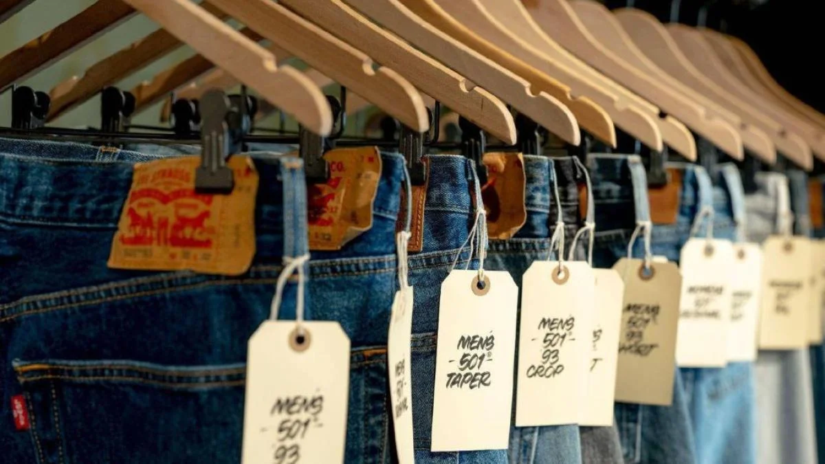 Levi's Unveils Autumn Sale: Major Discounts on Iconic Jeans